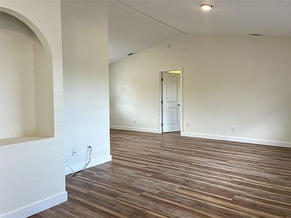 5th image of 18322 Wolbrette Cir