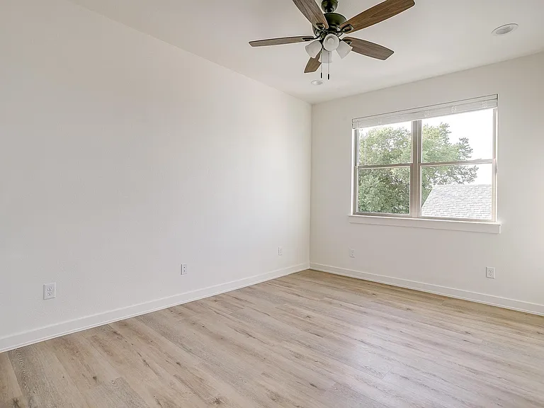 3108 Frazier Ave — Photo 30