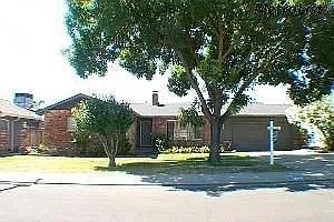 2508 Leslie Ln photo 1