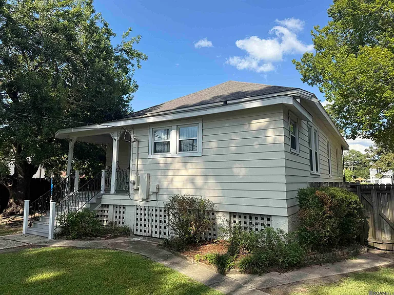 23930 Railroad Ave — Photo 10