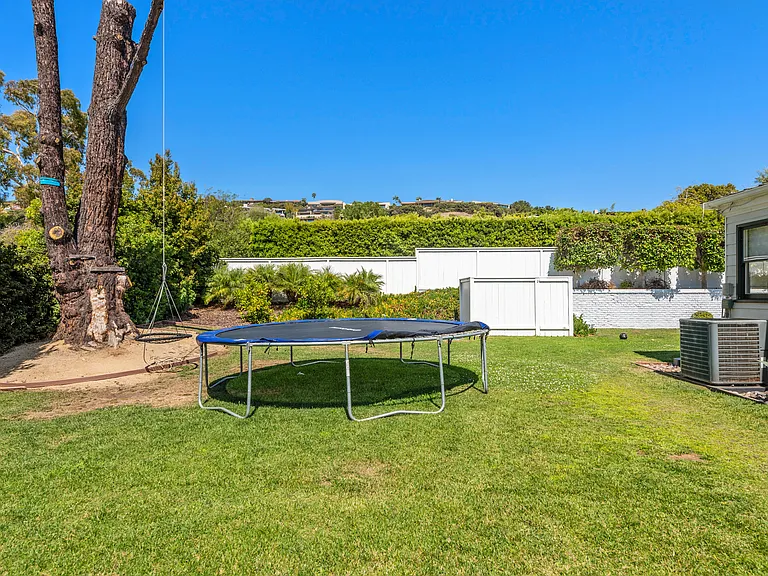 2363 Avenida De La Playa — Photo 44