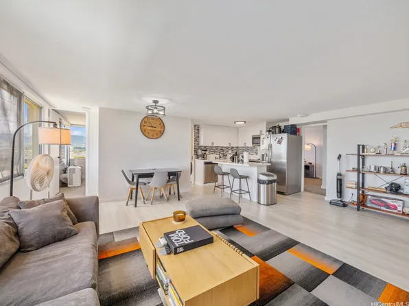 1060 Kamehameha Hwy APT 3201A, Pearl City, HI 96782