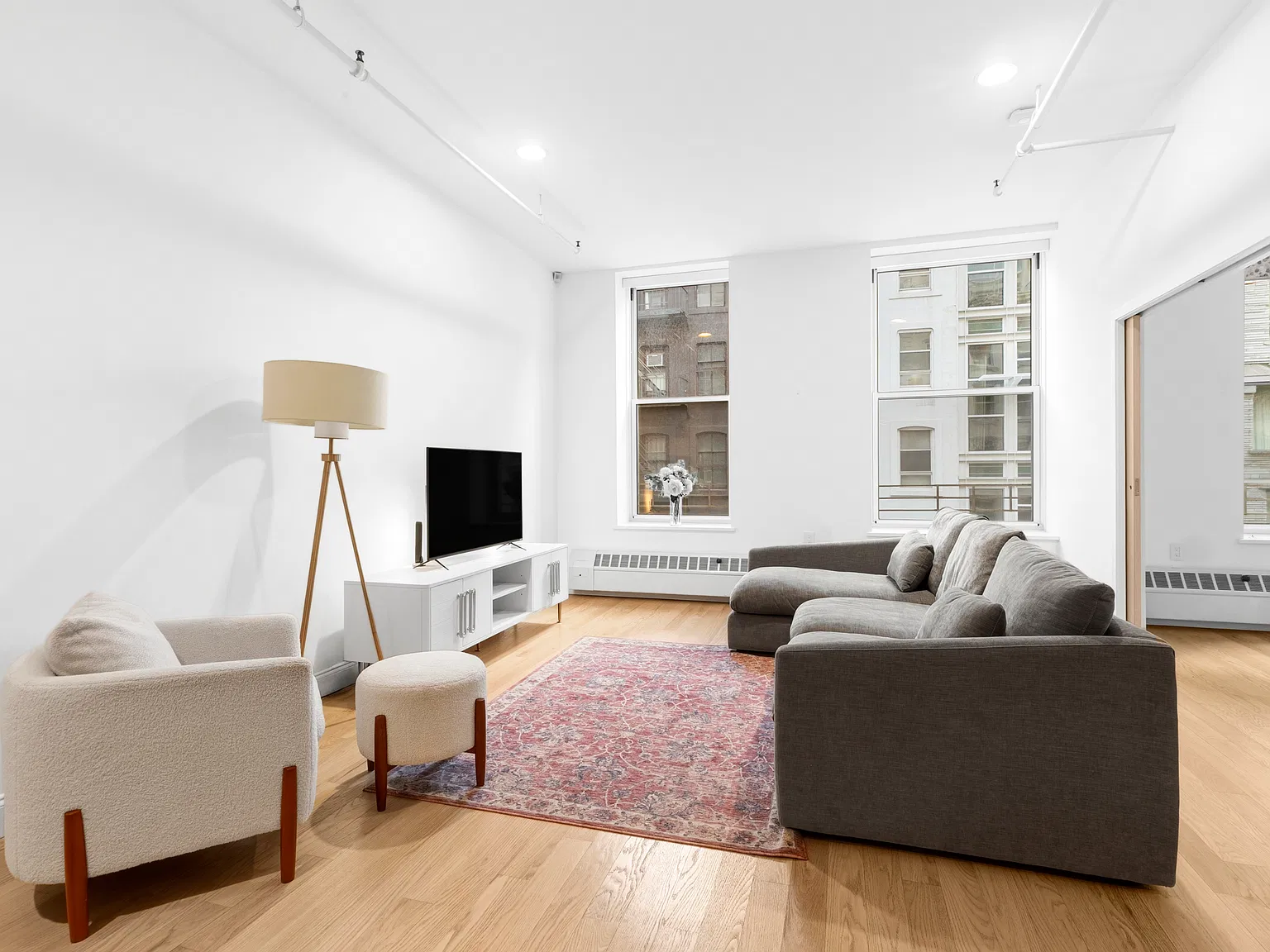 19 Warren Street — Photo 2