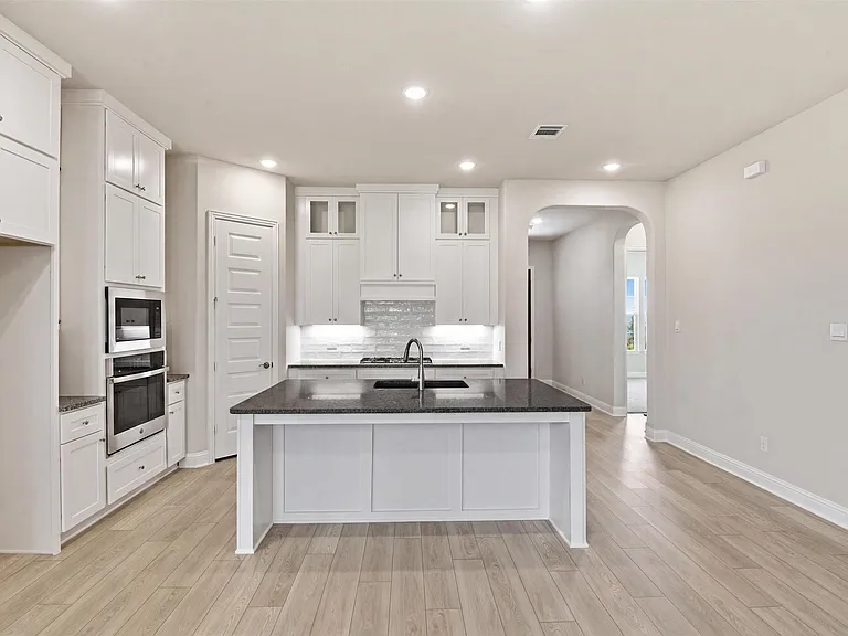 2524 Ballaster Mews — Photo 8