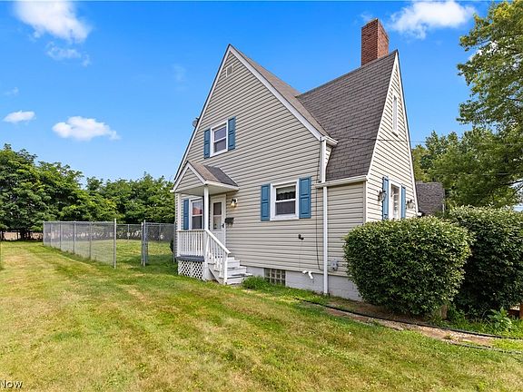 4th image of 3821 Lindberg Way
