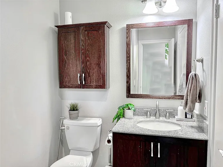 2134 N Pami Cir — Photo 21