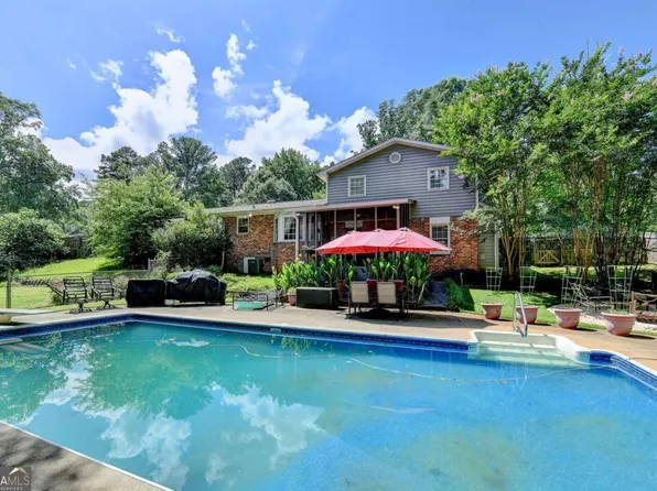 4562 Lucerne Valley Rd SW, Lilburn, GA 30047