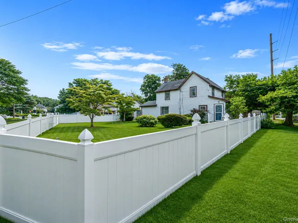 117 N Clinton Avenue, Bay Shore, NY 11706