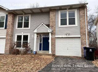 8221 Swarthmore Ct, Saint Louis, MO 63130