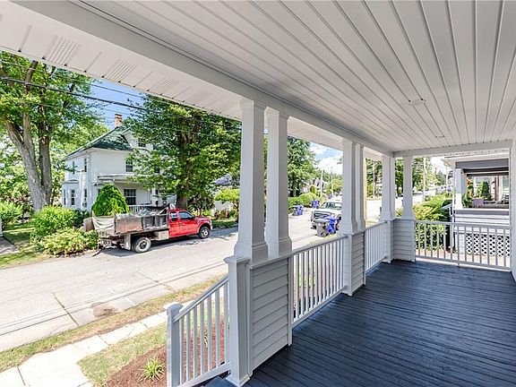 4th image of 41 Wellesley Ave