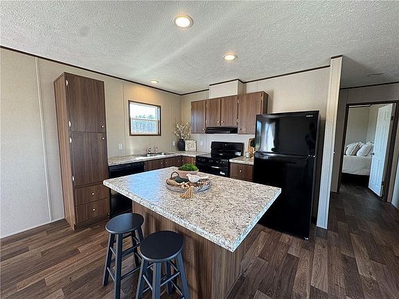 4th image of 724 Palmer Rd