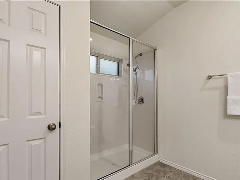 2405 Elba Dr — Photo 10