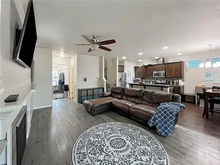 2102 SW Nautical St — Photo 3