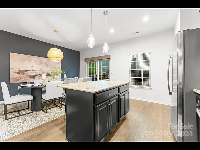 1233 Queen Lyon Ct — Photo 10