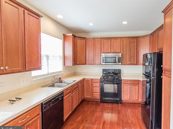 4th image of 1006 Dorthea Ct