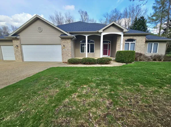 146 Steamburg Dr, East Leroy, MI 49051