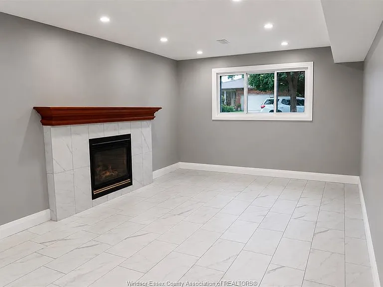 1953 Lepain Cres #LOWER — Photo 5