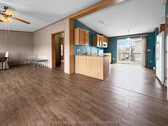 4th image of 3033 Townline Rd #260