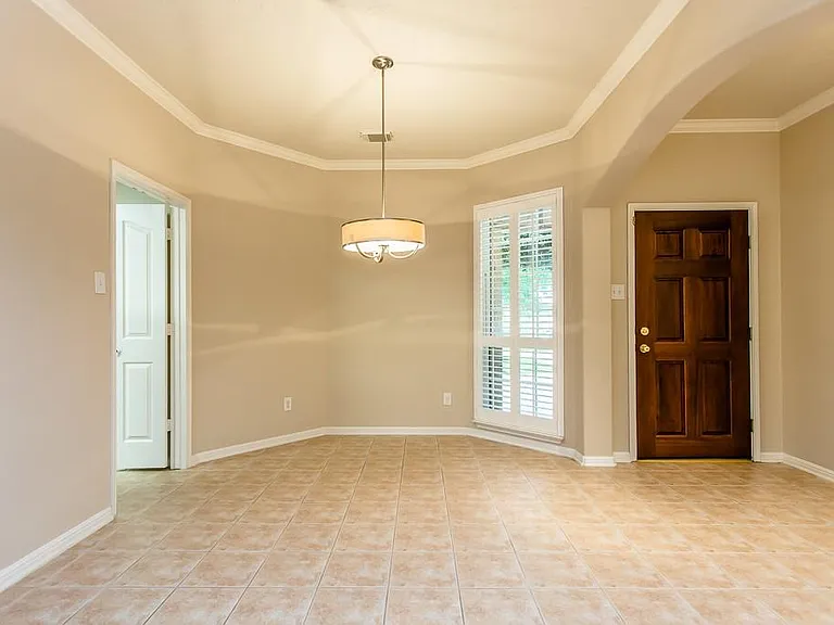 11 Fair Light Ct — Photo 5