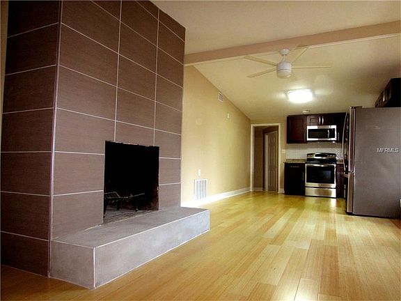 3rd image of 6226 Hampton Dr N
