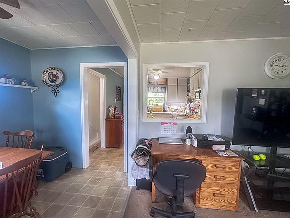 5th image of 214 Stout St