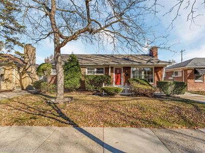 21237 Severn Rd, Harper Woods, MI, 48225