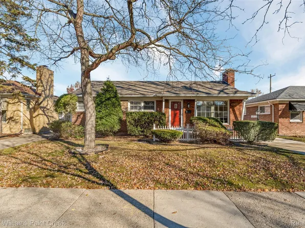 21237 Severn Rd, Harper Woods, MI 48225