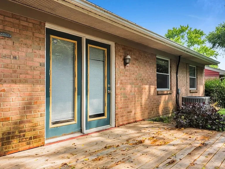 10203 Storm Dr — Photo 24