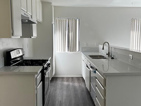 3rd image of 13016 Roselle Ave APT 30
