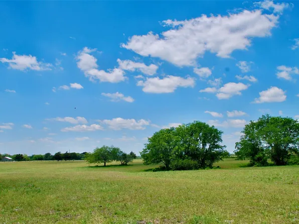 2072 Langdon Rd, Weimar, TX 78962