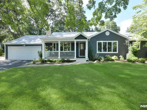 580 Egan Ter, River Vale, NJ 07675