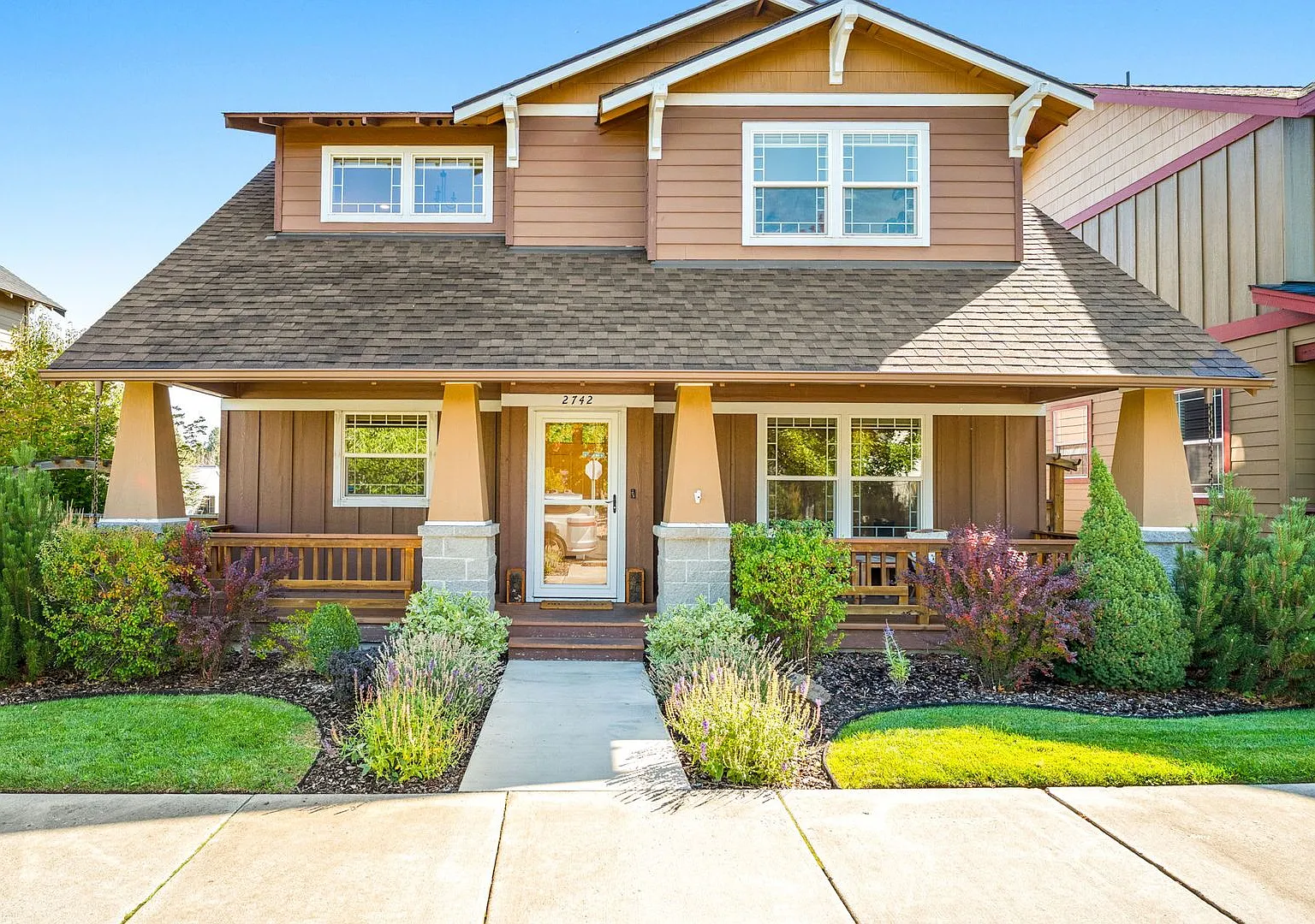 Peaceful NE Bend Home with Broken Top Views & Private Backyard Retreat — Photo 4