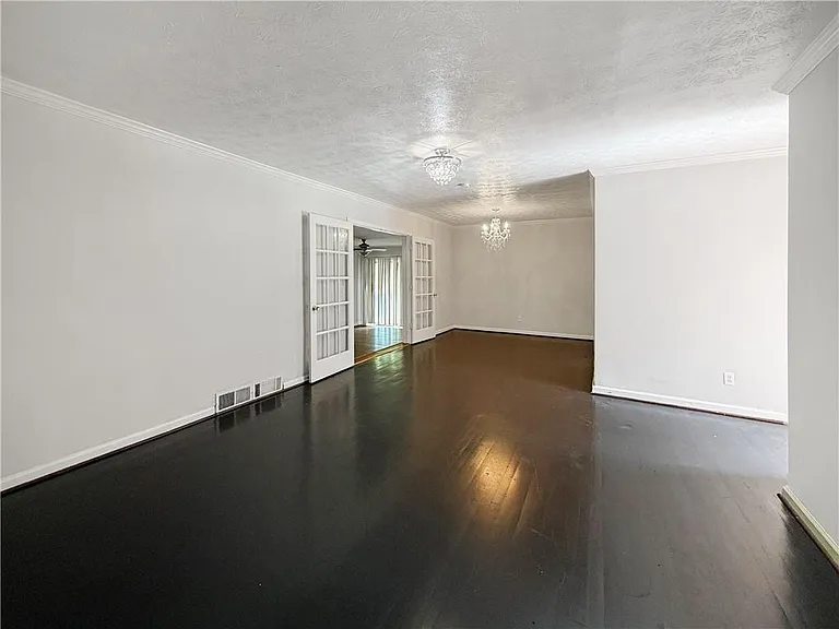 1668 Laurelwood Dr SW — Photo 4