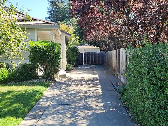 Front/Driveway