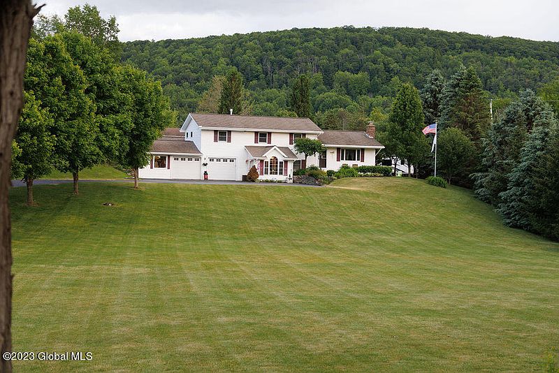 2nd image of 724 Lawyersville Road