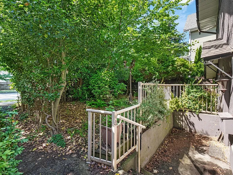 547 E 12th Ave #LOWER LEVEL — Photo 23
