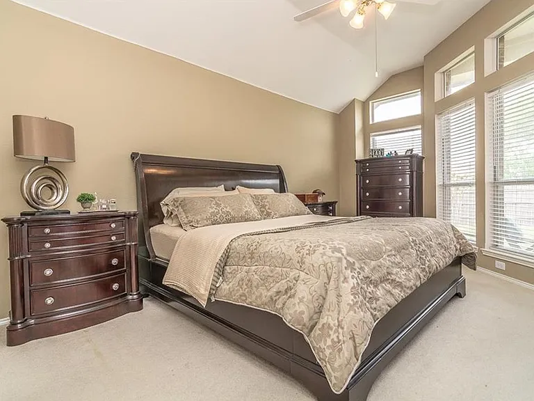 5708 Bedford Ln — Photo 6