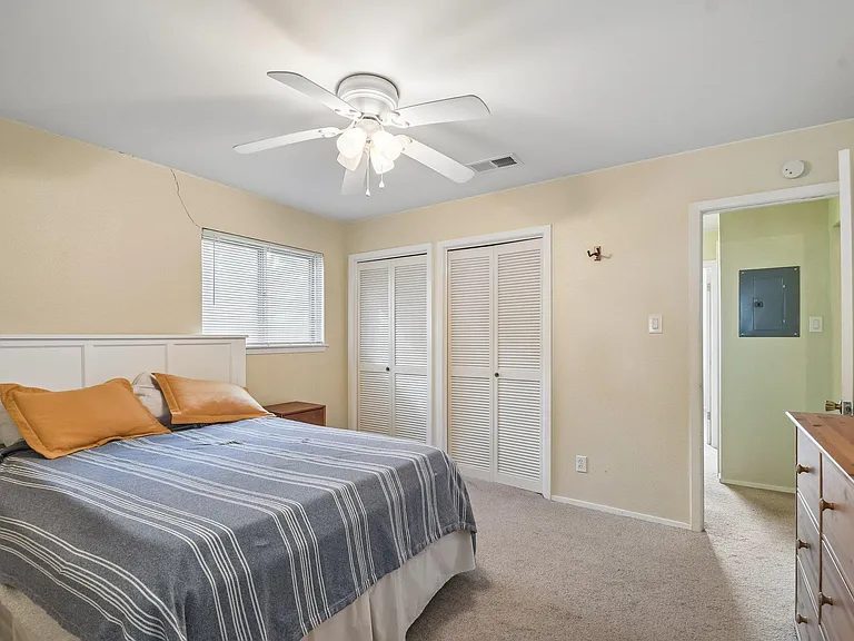 5409 Hunters Gln — Photo 15