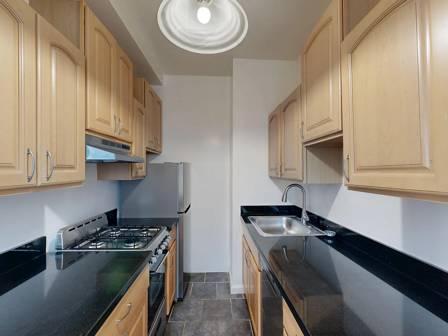 346 Leavenworth Street — Photo 1