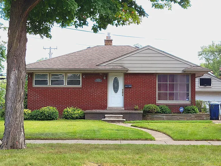 26265 W Six Mile Rd — Photo 17