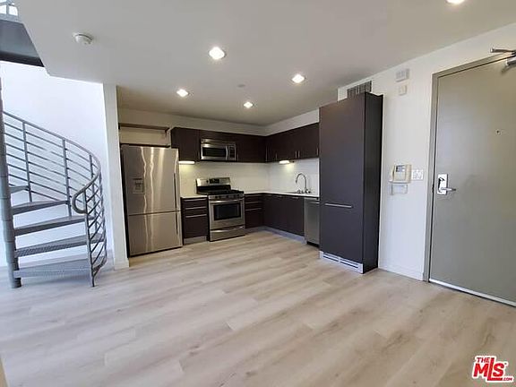 5th image of 1912 Broadway APT 302