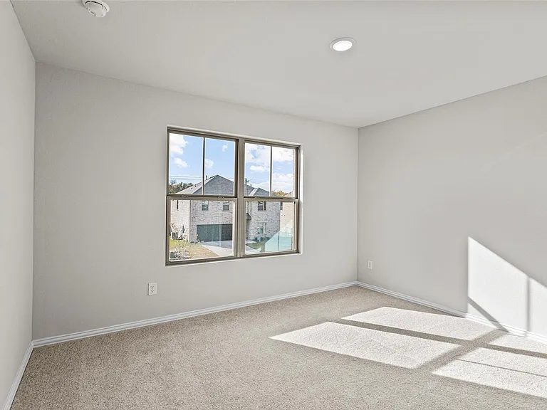 512 Meadow Run Dr — Photo 9