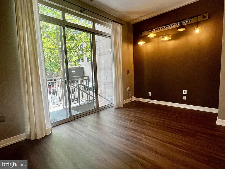 820 N Pollard St #103 — Photo 5