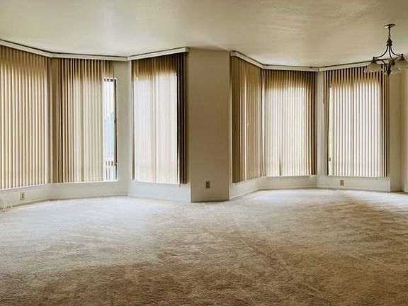 4th image of 418 31st Ave #418