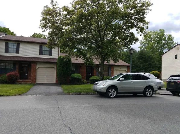 25 Woodfern St, Edison, NJ 08820