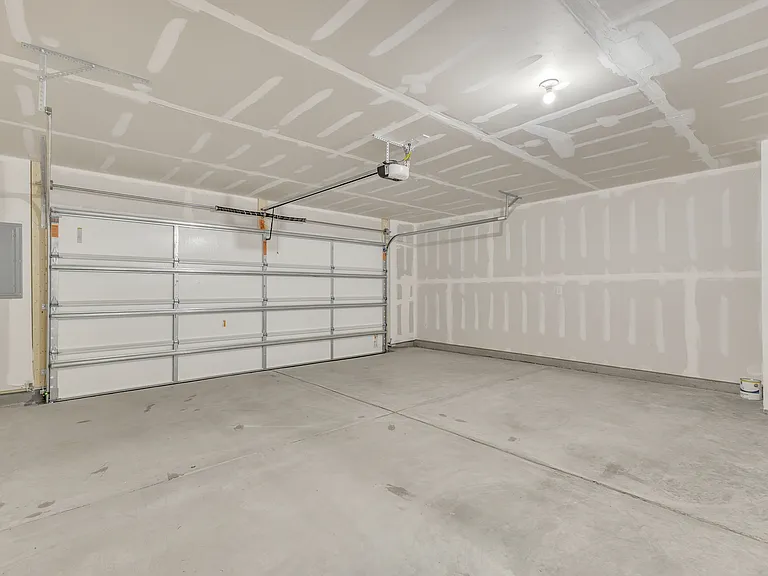 810 Basswood Glen Trl — Photo 45