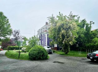 128 Maplewood Ave FLOOR 3, Cranston, RI 02920