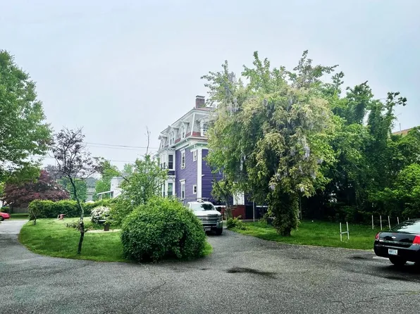 128 Maplewood Ave Floor 3, Cranston, RI 02920
