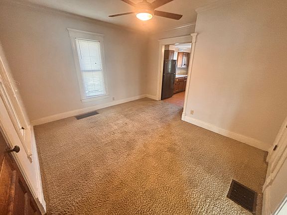 3rd image of 205 Collinwood Ave