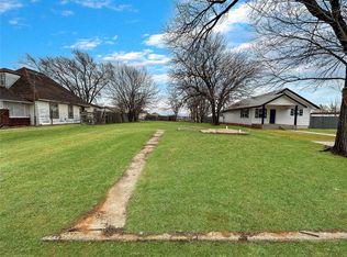 318 S Washington Ave #9-10, Elk City, OK 73644